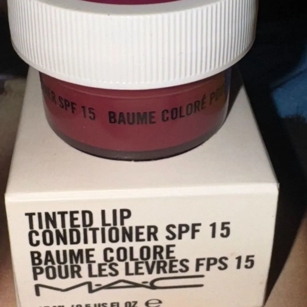 MAC VIRTUOUS VIOLET TINTED LIP CONDITIONER~RARE
